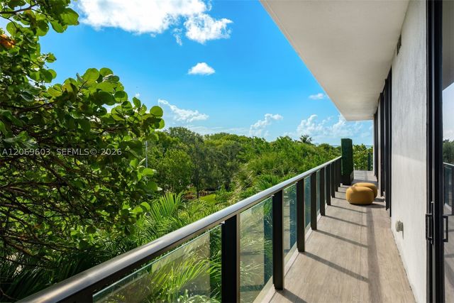 3581 E Glencoe St 302, Miami, FL 33133
