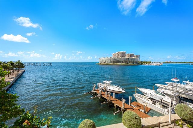 3581 E Glencoe St 302, Miami, FL 33133