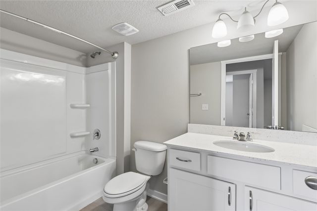 1112 32nd Street SE, Altoona, IA 50009