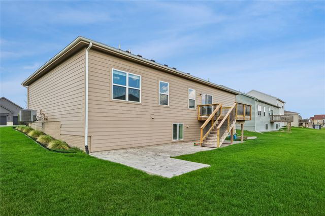 1112 32nd Street SE, Altoona, IA 50009