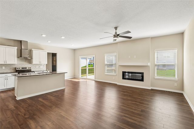 1112 32nd Street SE, Altoona, IA 50009