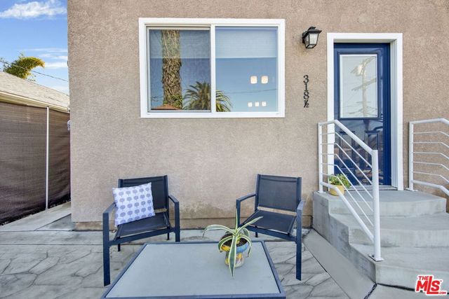 318 Parkman Avenue, Los Angeles, CA 90026