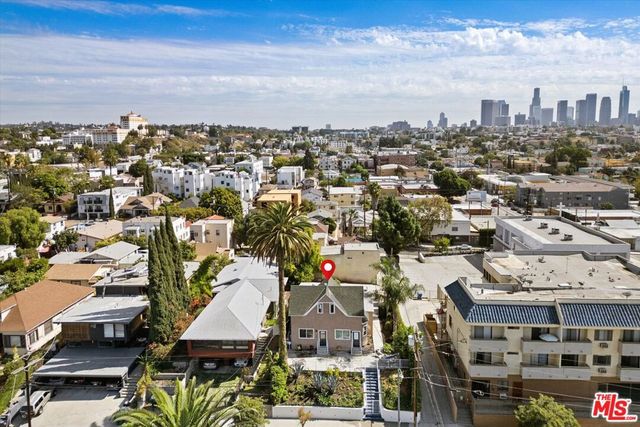 318 Parkman Avenue, Los Angeles, CA 90026