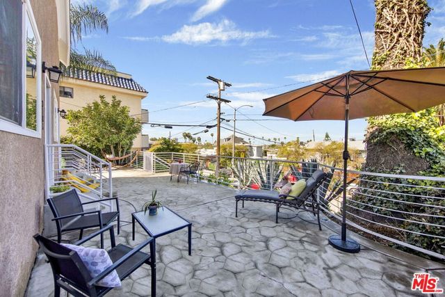 318 Parkman Avenue, Los Angeles, CA 90026