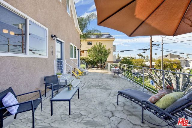 318 Parkman Avenue, Los Angeles, CA 90026