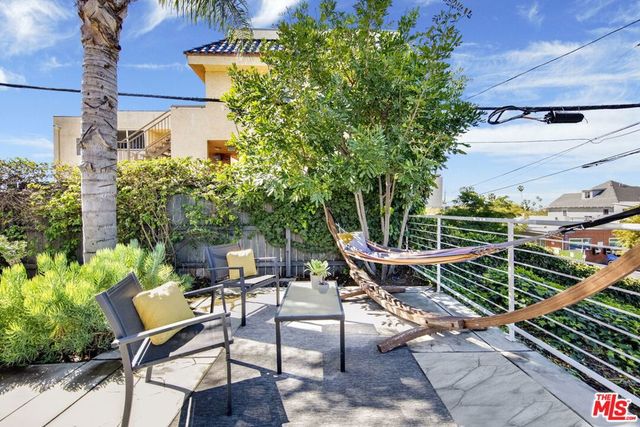 318 Parkman Avenue, Los Angeles, CA 90026