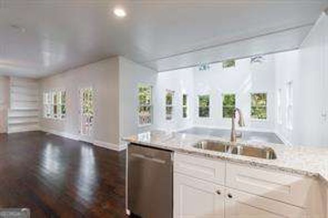 819 Bermuda Run, Woodstock, GA 30189