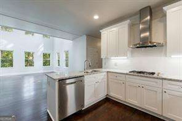 819 Bermuda Run, Woodstock, GA 30189