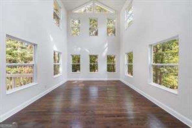 819 Bermuda Run, Woodstock, GA 30189