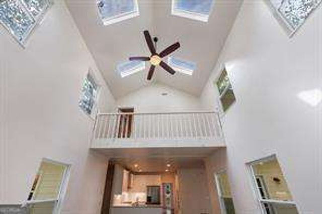 819 Bermuda Run, Woodstock, GA 30189