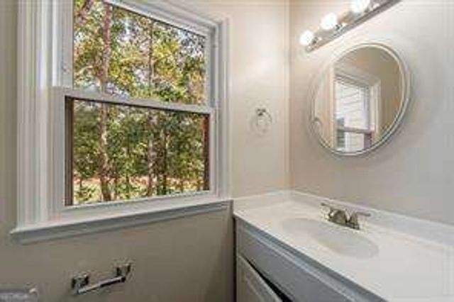 819 Bermuda Run, Woodstock, GA 30189