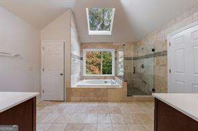 819 Bermuda Run, Woodstock, GA 30189