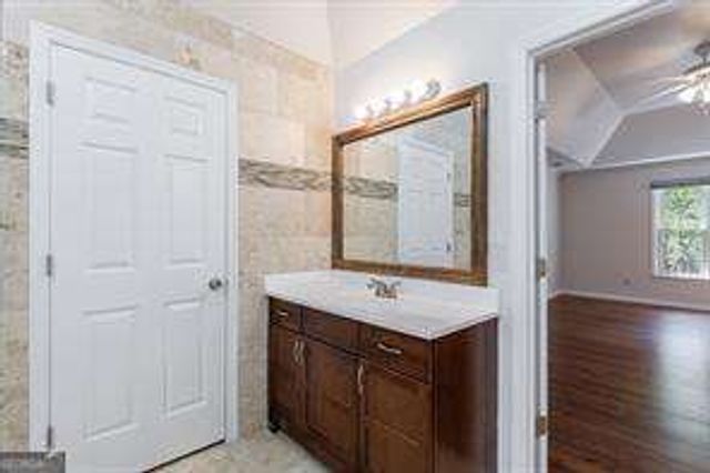 819 Bermuda Run, Woodstock, GA 30189