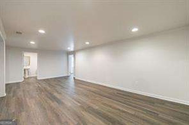 819 Bermuda Run, Woodstock, GA 30189