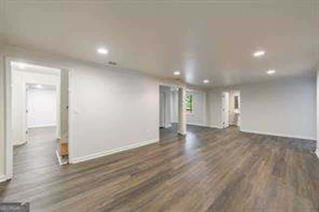 819 Bermuda Run, Woodstock, GA 30189