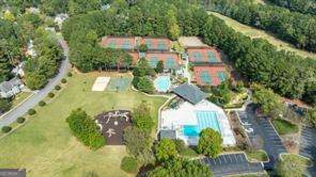 819 Bermuda Run, Woodstock, GA 30189