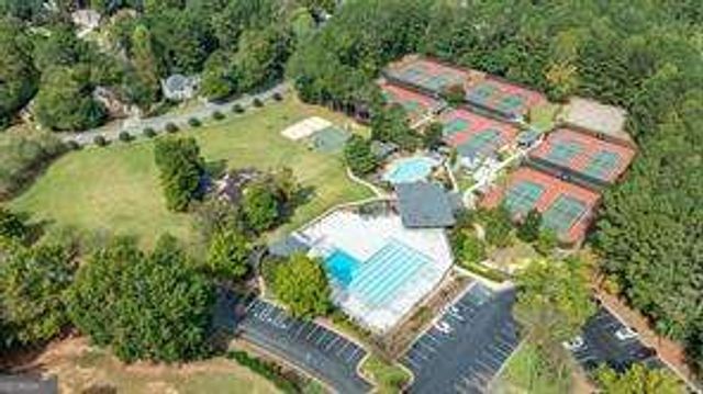 819 Bermuda Run, Woodstock, GA 30189