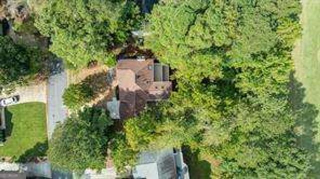 819 Bermuda Run, Woodstock, GA 30189