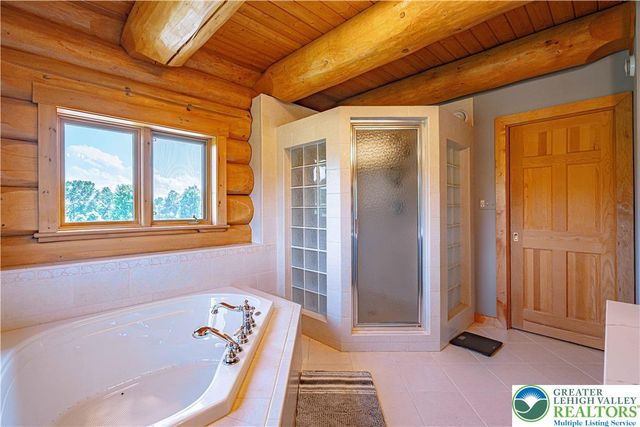379 Meyer Road, Bushkill Twp, PA 18064