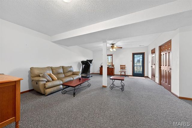 9420 Easy Street, Hillsboro, MO 63050