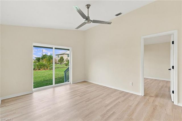 906 SW 7th CT, Cape Coral, FL 33991