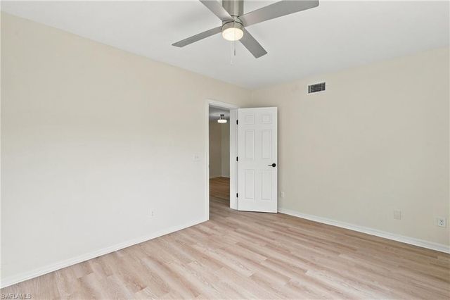 906 SW 7th CT, Cape Coral, FL 33991