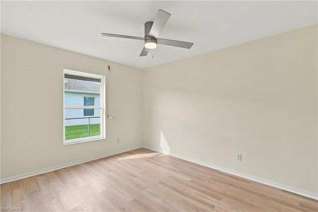 906 SW 7th CT, Cape Coral, FL 33991