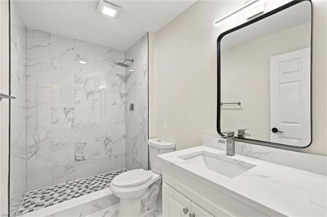 906 SW 7th CT, Cape Coral, FL 33991