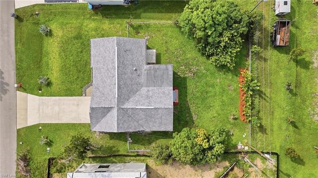 906 SW 7th CT, Cape Coral, FL 33991
