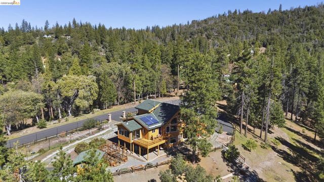 6064 Heron Dr., Coulterville, CA 95311