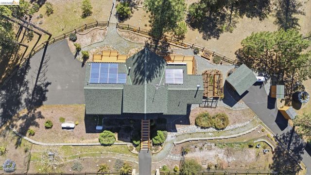6064 Heron Dr., Coulterville, CA 95311