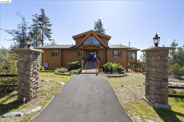 6064 Heron Dr., Coulterville, CA 95311