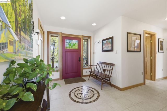 6064 Heron Dr., Coulterville, CA 95311