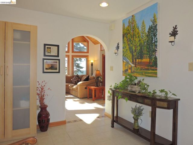 6064 Heron Dr., Coulterville, CA 95311