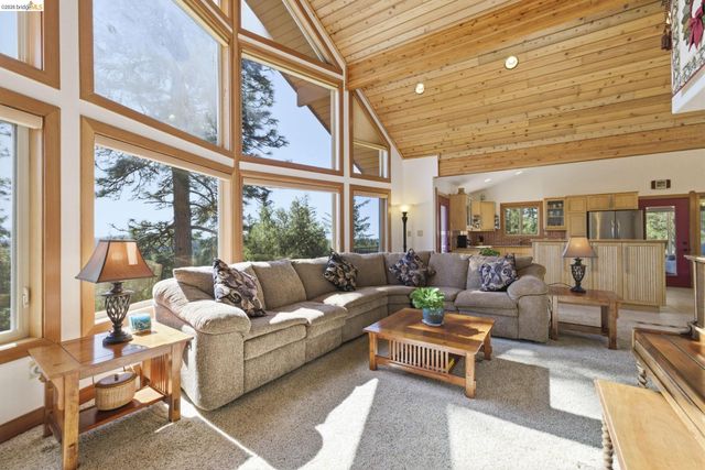 6064 Heron Dr., Coulterville, CA 95311