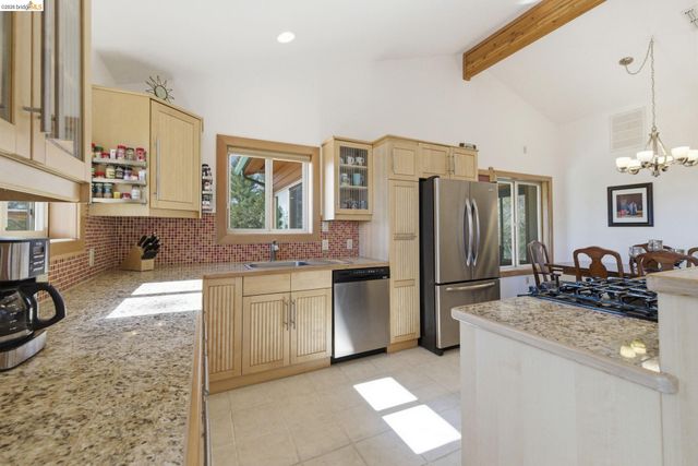 6064 Heron Dr., Coulterville, CA 95311