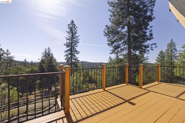 6064 Heron Dr., Coulterville, CA 95311