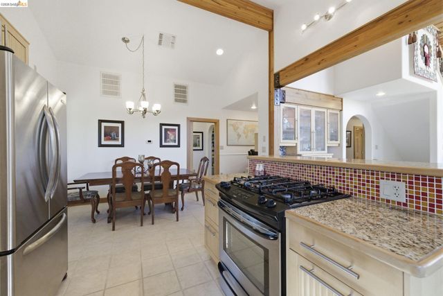 6064 Heron Dr., Coulterville, CA 95311