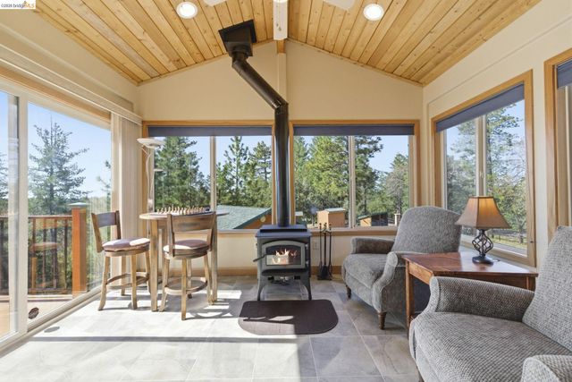 6064 Heron Dr., Coulterville, CA 95311