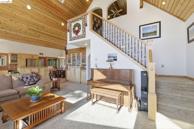 6064 Heron Dr., Coulterville, CA 95311