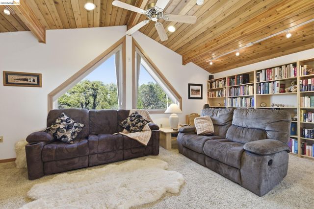 6064 Heron Dr., Coulterville, CA 95311