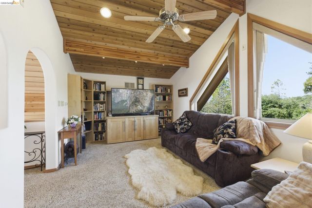 6064 Heron Dr., Coulterville, CA 95311