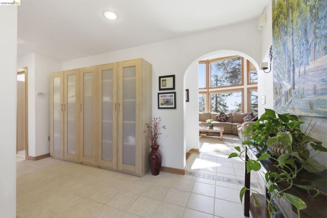 6064 Heron Dr., Coulterville, CA 95311