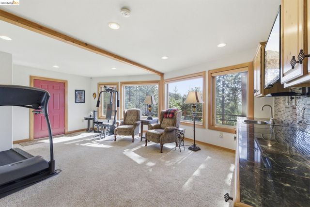 6064 Heron Dr., Coulterville, CA 95311