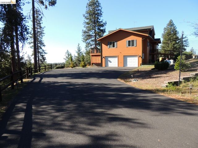 6064 Heron Dr., Coulterville, CA 95311