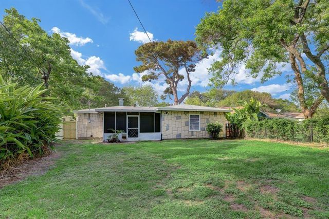 1009 15th Avenue N, Texas City, TX 77590