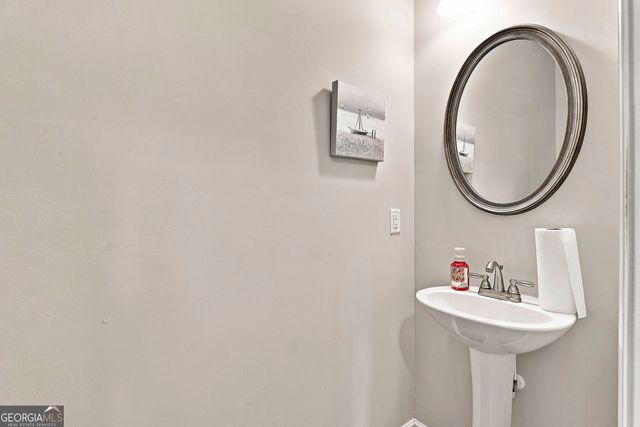 117 Thomaston St, Newnan, GA 30263
