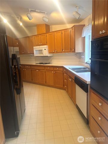 111 Green Meadows Drive, Sequim, WA 98382