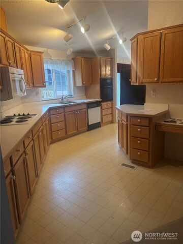 111 Green Meadows Drive, Sequim, WA 98382