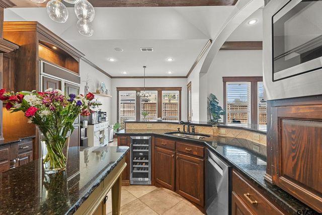 2306 Kingsmill Cir., Tyler, TX 75703